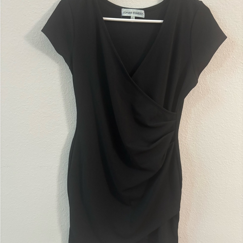 Almost Famous Black Sheath Mini Dress – V-Neck – Size [Large]